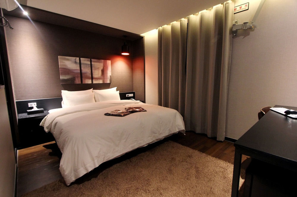 Dublin Hotel Busan Exterior photo