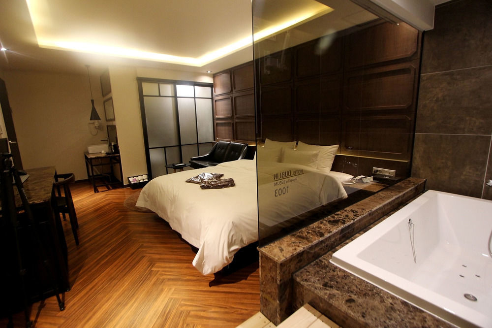 Dublin Hotel Busan Exterior photo